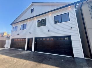 159 Harrison Ave #B, Mineola, NY 11501