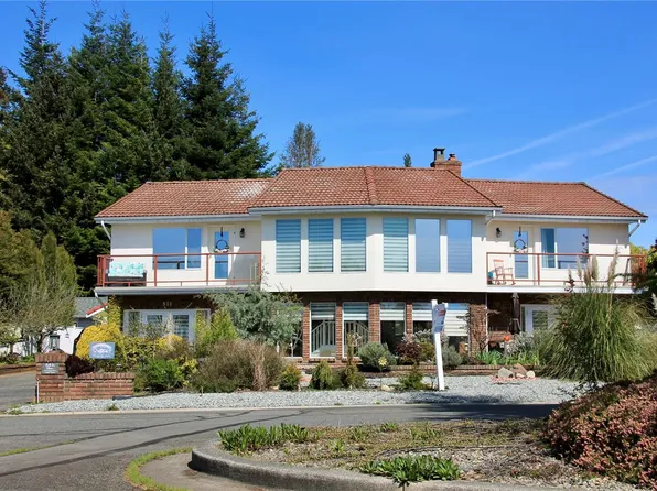 511 Panorama Pl, Parksville, BC V9P 1A4