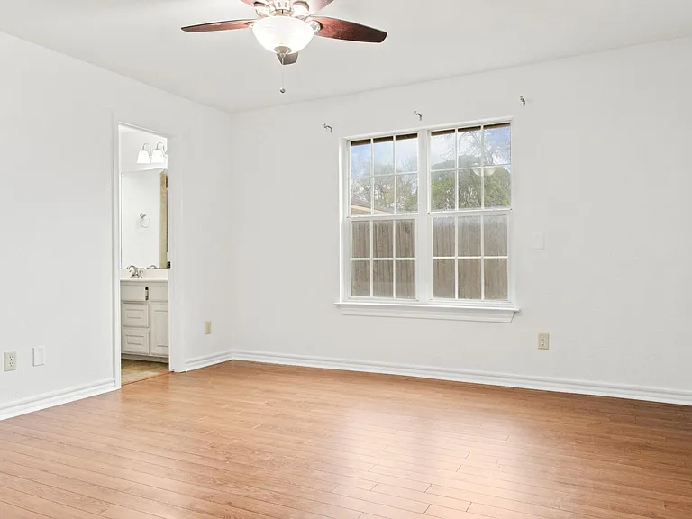 611 Field St — Photo 23