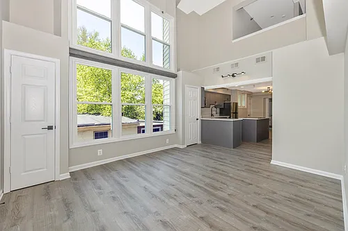 205 N Market St #2D Photo 1