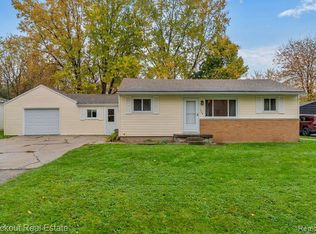 1469 Lincoln Ave, Mount Morris, MI 48458