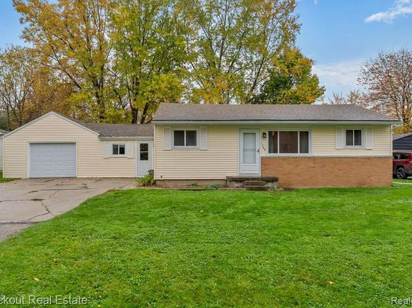 1469 Lincoln Ave, Mount Morris, MI 48458