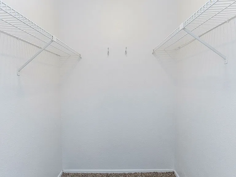Stone Hollow Apartments — Photo 12