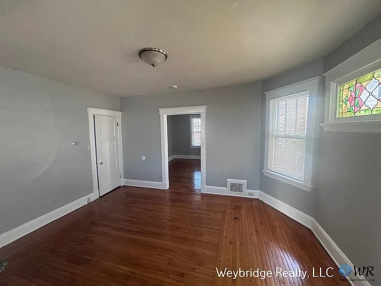 Academy 862 — Photo 6