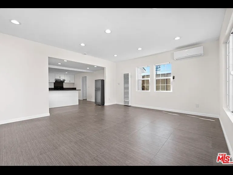 2902 Asbury St — Photo 7