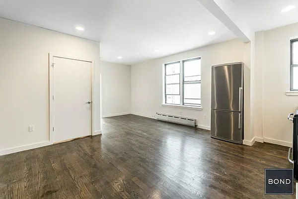 Rented by Bond New York | media 17