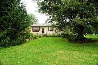 2nd image of 527 Wacousta Ct