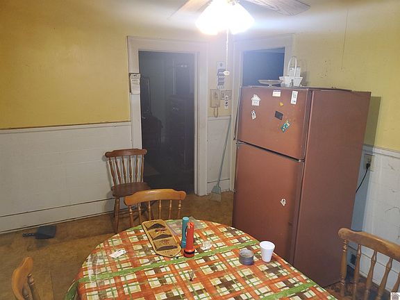 4th image of 1247 Park Ave