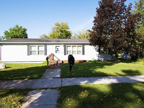 3rd image of 107 Kneale Ave S