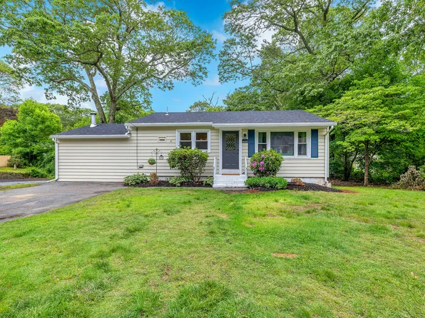 1 Marla Avenue, Ledyard, CT 06339