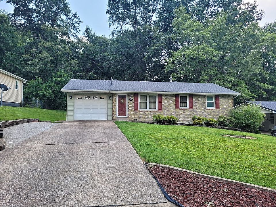1st image of 1301 Belair Dr