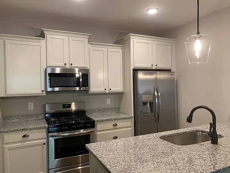 135 Sumner Ct — Photo 4