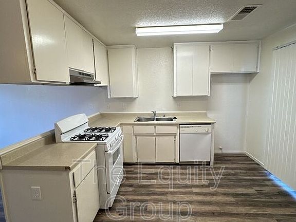 4th image of 10931 Thompson Dr