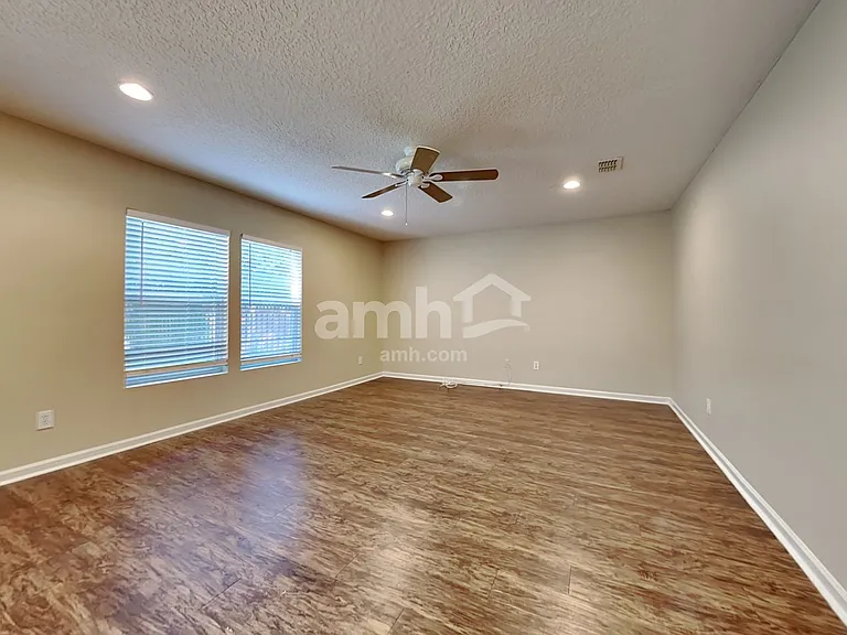 525 Juniper Spring Ct — Photo 4