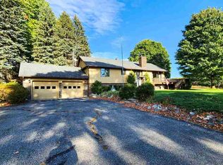 6701 Lightfoot Rd, Harbor Springs, MI 49740