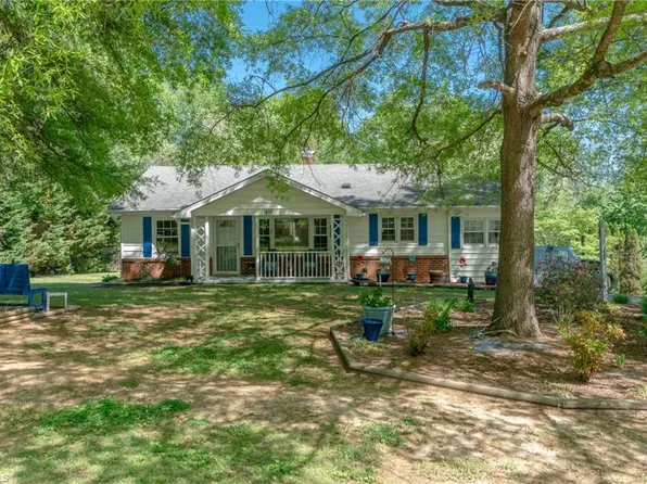 416 Cory Rd, High Point, NC 27265