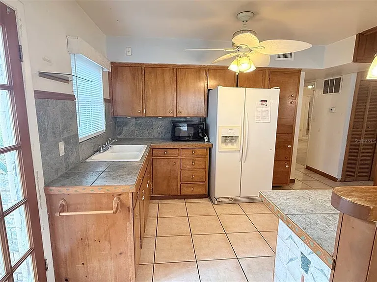 5160 102nd Way N — Photo 7