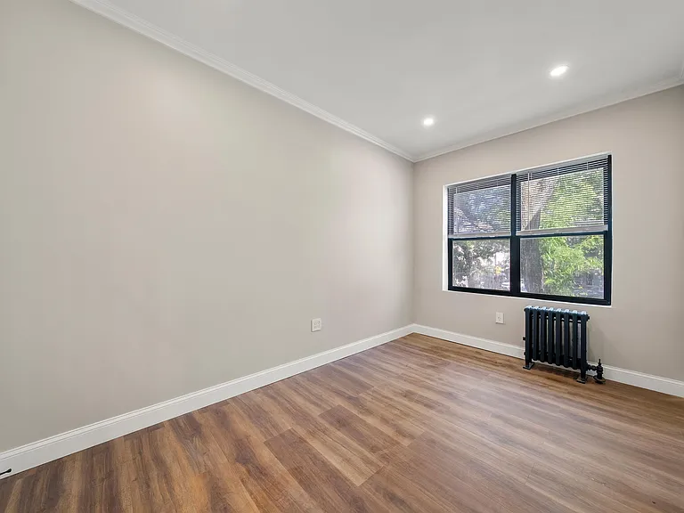 219 Mallory Ave #2 — Photo 9