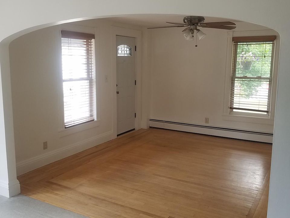 Living RoomBathroom