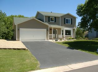 9528 Ranchview Ln N, Maple Grove, MN 55369