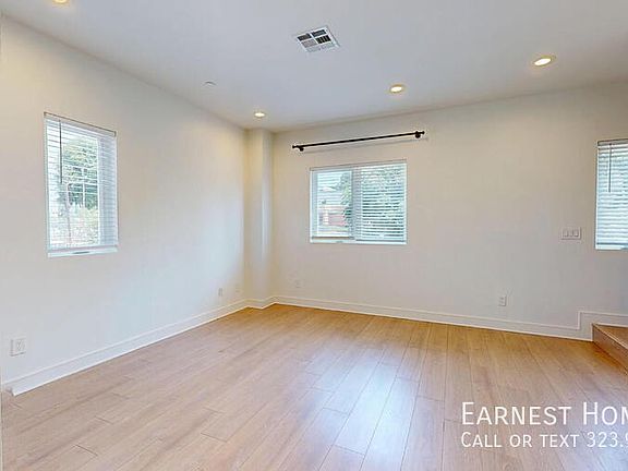 3rd image of 147 1/2 Roselake Ave
