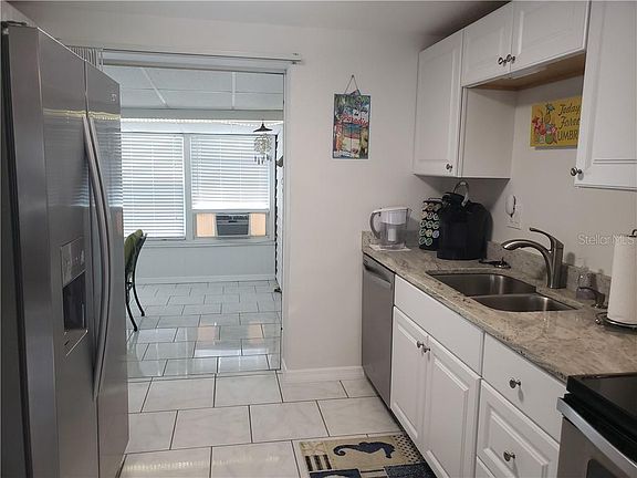 4th image of 715 Bertrend St