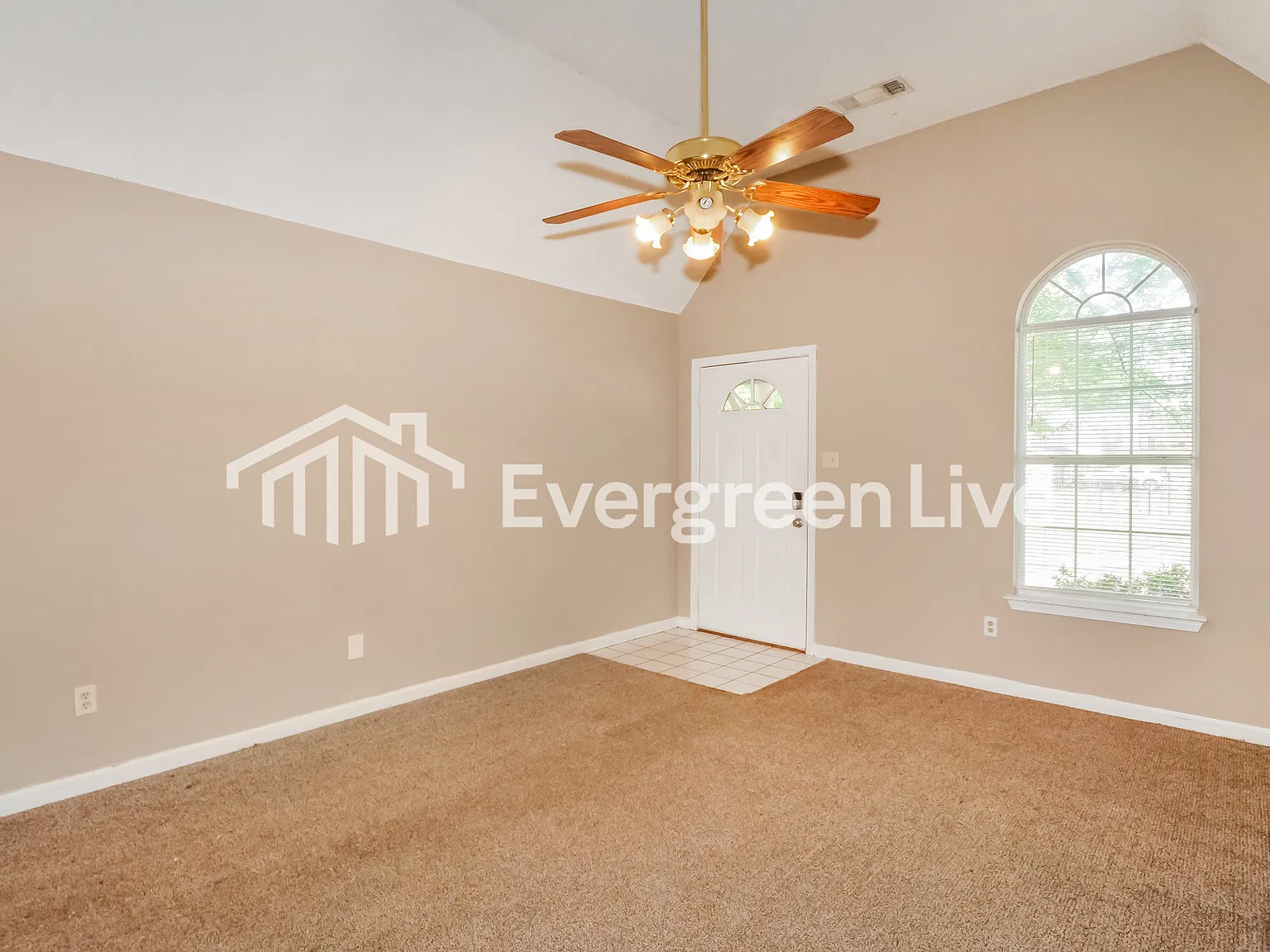 3 bed, 2.0 bath, 1100 sqft, $1,345 — Photo 3
