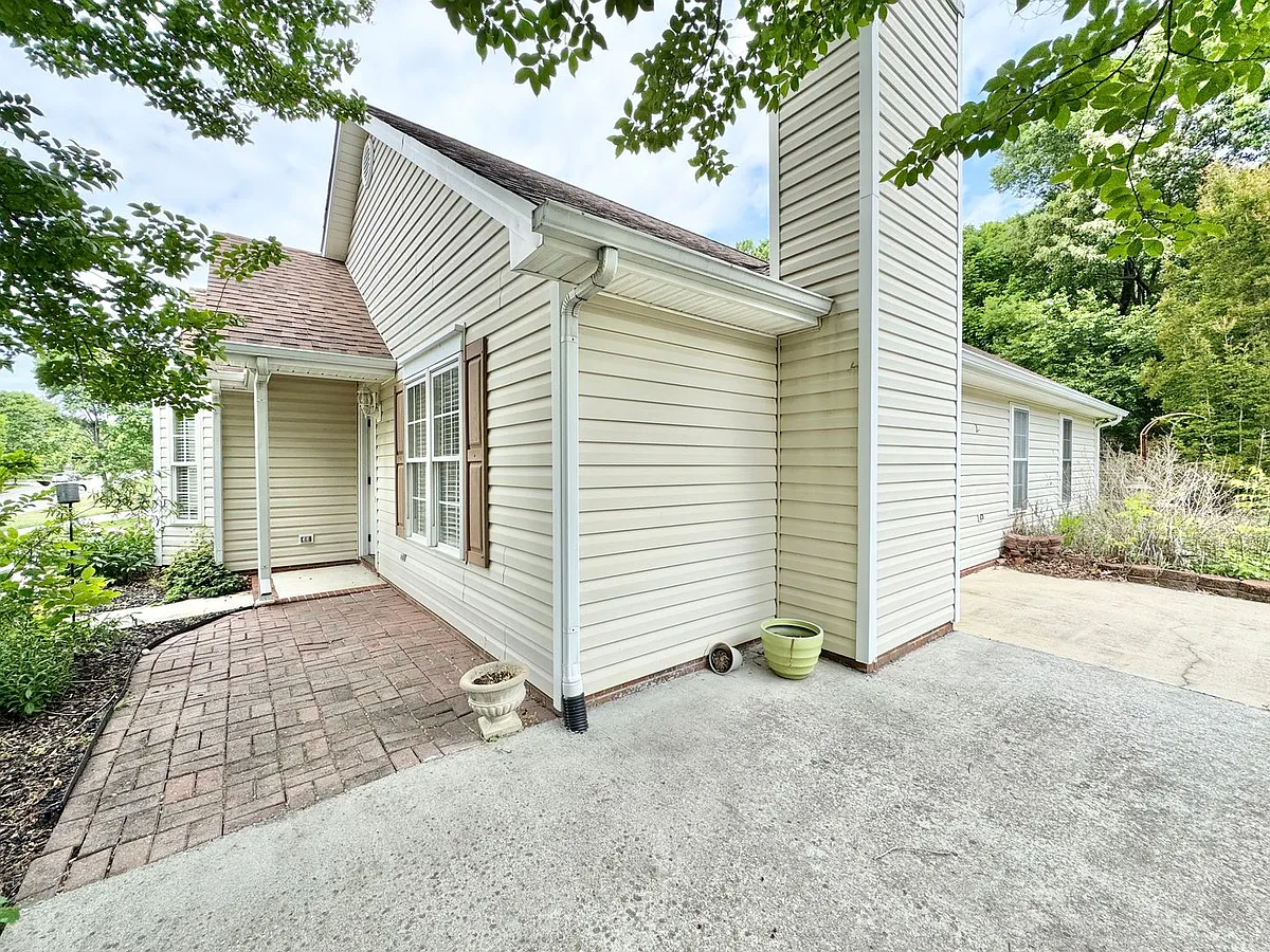 Building Photo - 3529 Bent Trace Dr