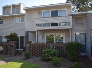 103 Bay Ct #103, Morehead City, NC 28557