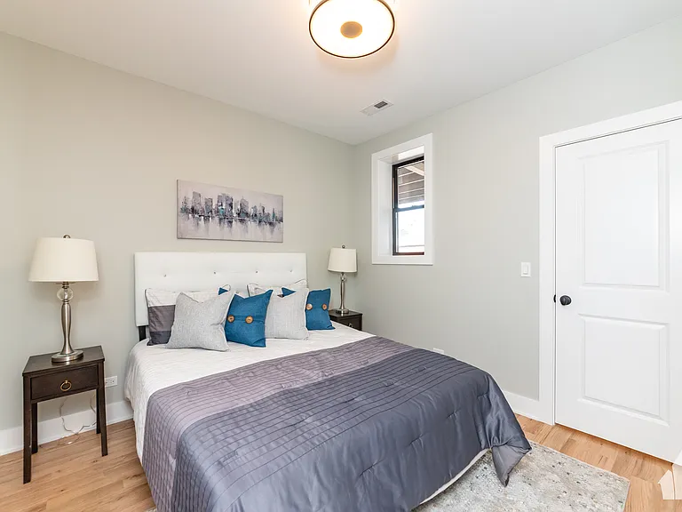 2457 W Logan Blvd — Photo 8