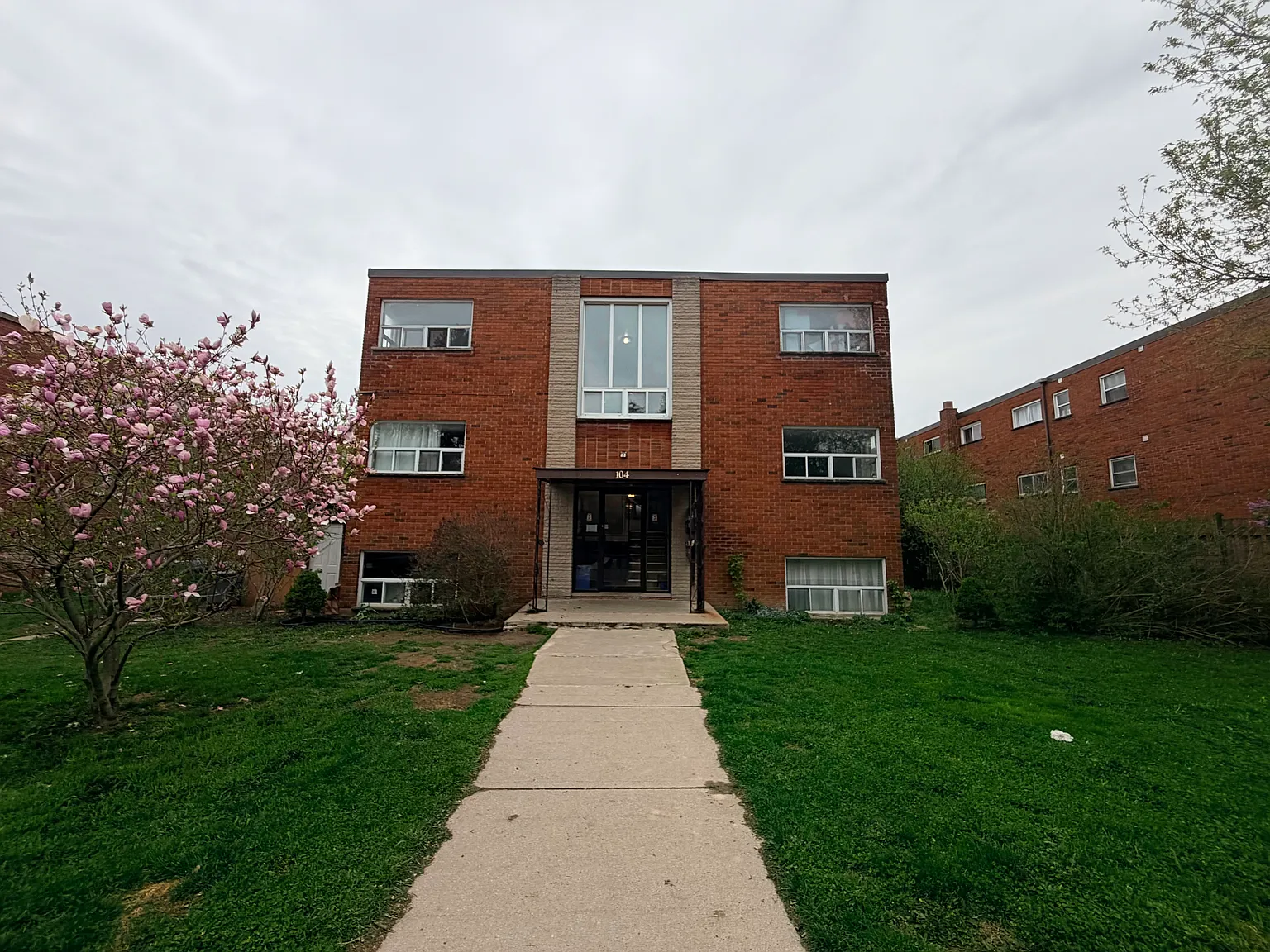 104 King Edward Avenue London — Photo 2
