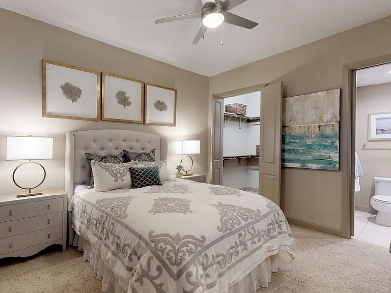 Tuscany Walk Apartments — Photo 7