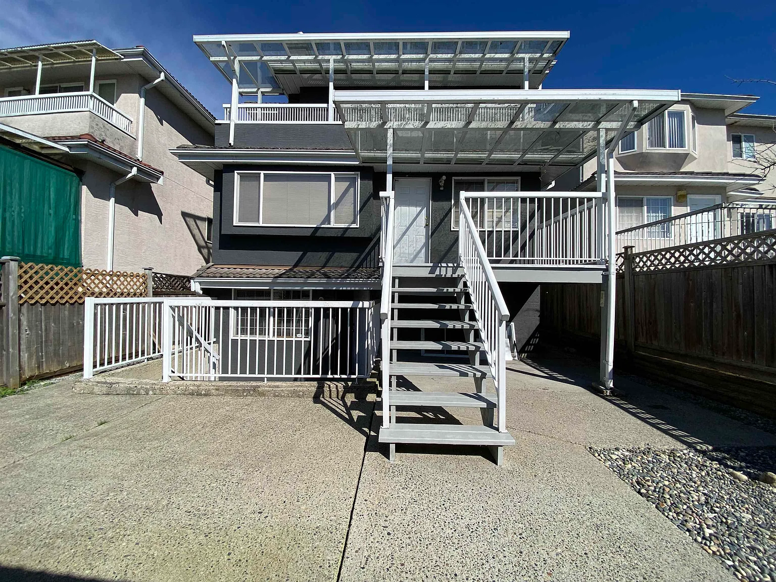 2 bed, 750 sqft, $1,800 — Photo 1
