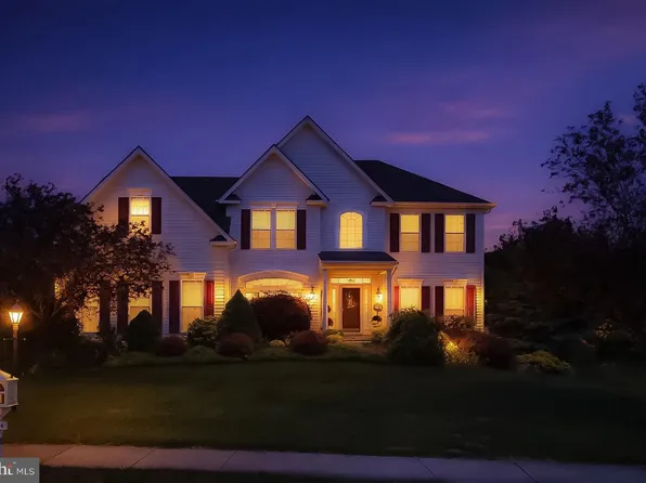 1034 Runaway Dr, Pennsburg, PA 18073