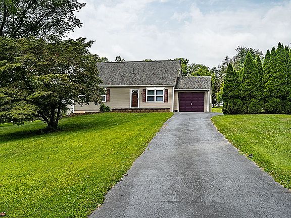 5th image of 4 Crown Ln