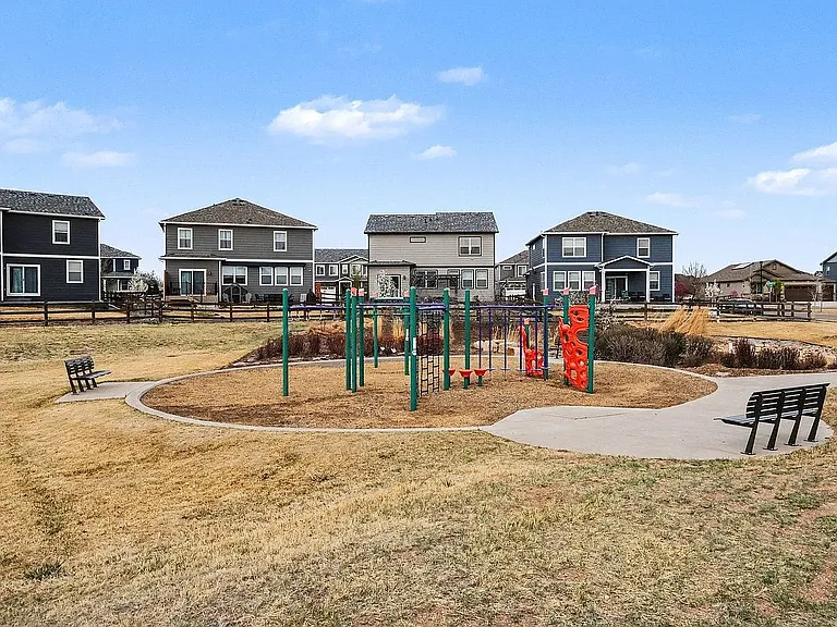 4327 Fox Grove Dr — Photo 2