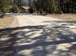 2 Hagman Rd, Nordman, ID 83848