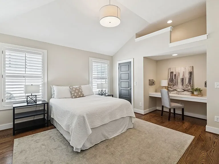 2302 Sunset Pl — Photo 28