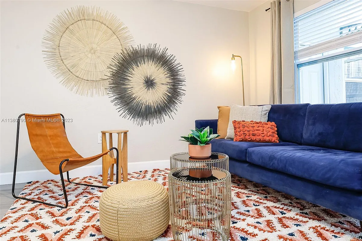 Building Photo - 2761 SW 33rd Ave #2