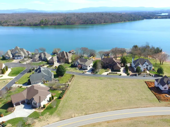 730 Rarity Bay Pkwy, Vonore, TN 37885