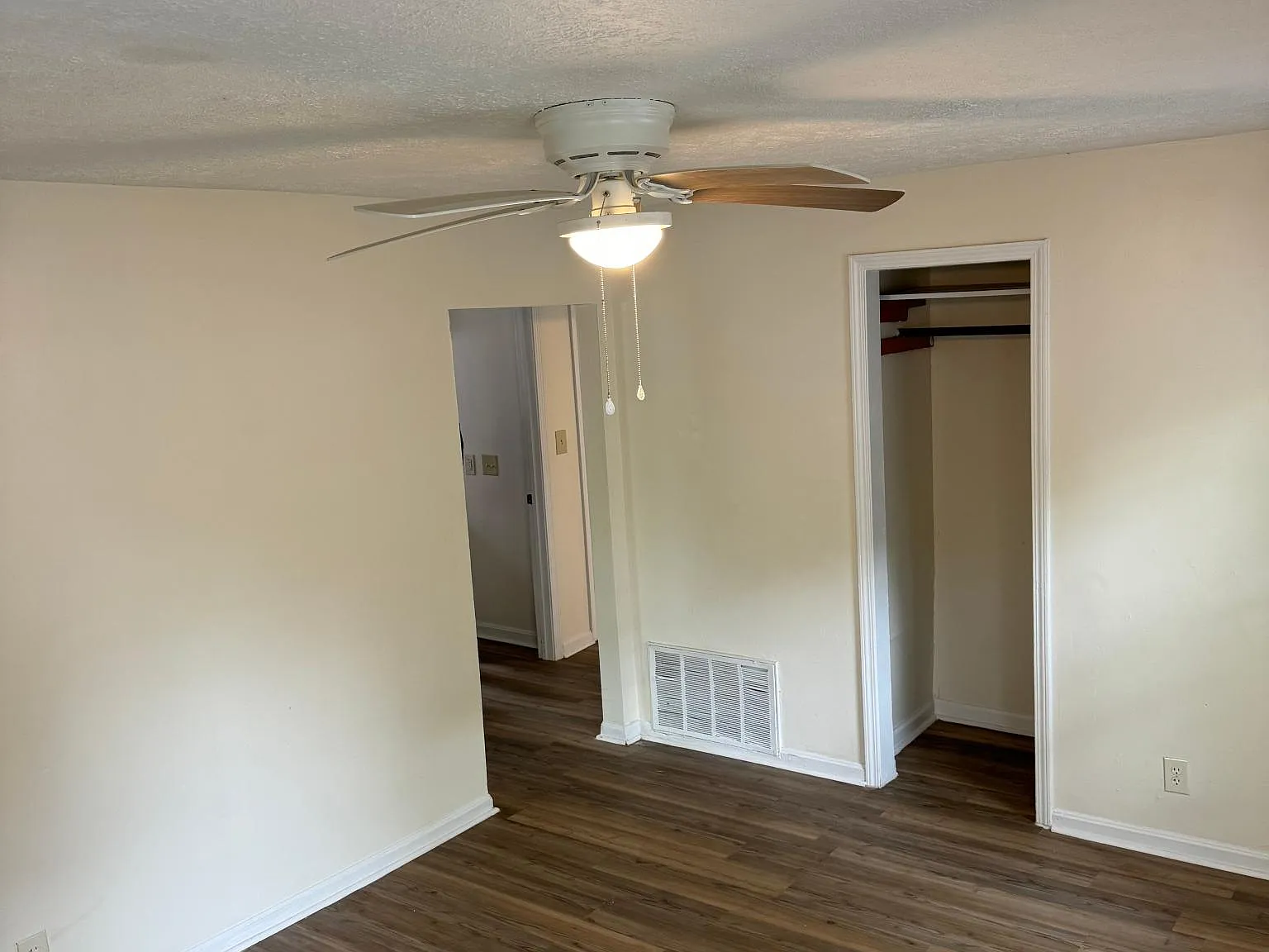 3765 Powell Ave — Photo 2