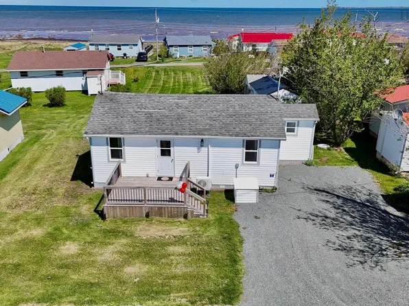 6 Douglas Cres, Pictou, NS B0K 1N0