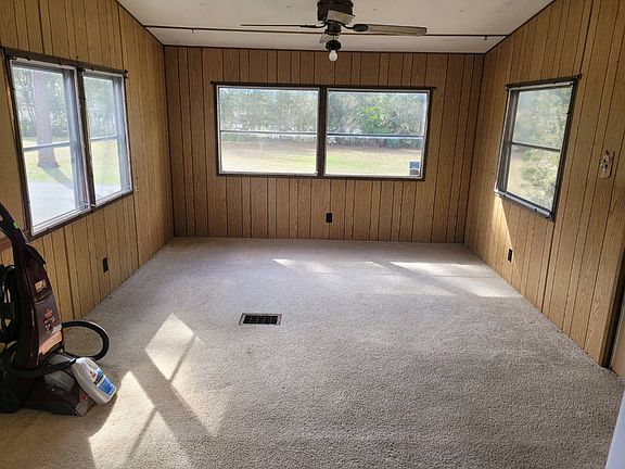 2nd image of 2828 NE 49th Ave