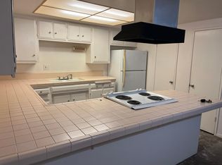 451 Palm Dr APT C, Vista, CA 92084