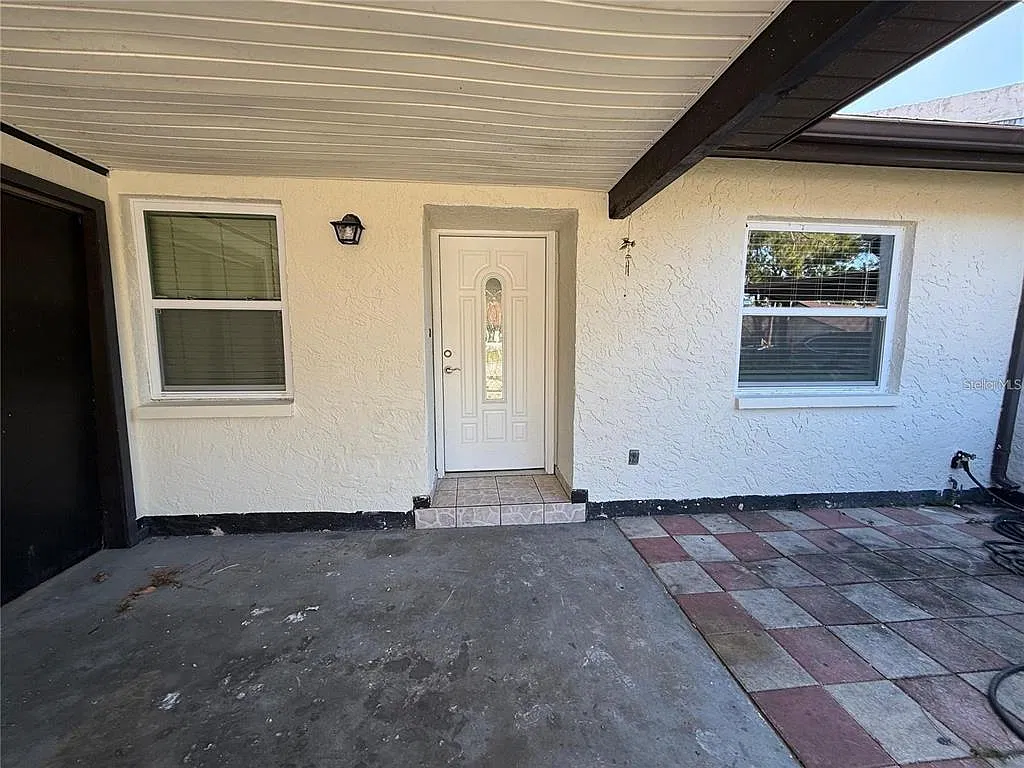 2 bed, 2.0 bath, 935 sqft, $1,750 — Photo 2
