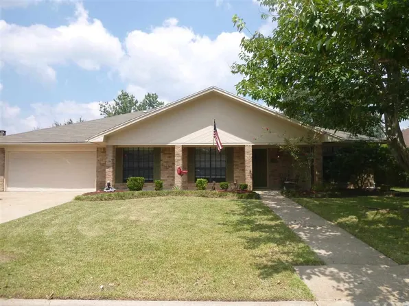 7050 Burlington Dr, Beaumont, TX 77706