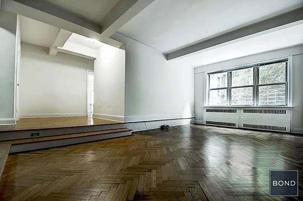 Rented by Bond New York | media 19