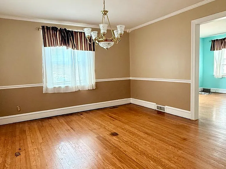 308 Eldon Ave — Photo 6