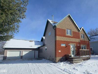 715 S Golf Course Rd, Forest City, IA, 50436