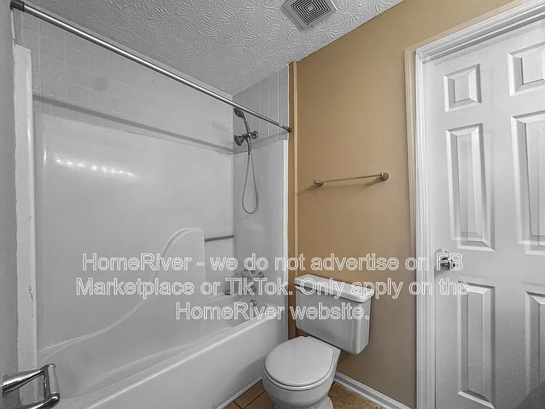506 Oakwood Ct — Photo 12